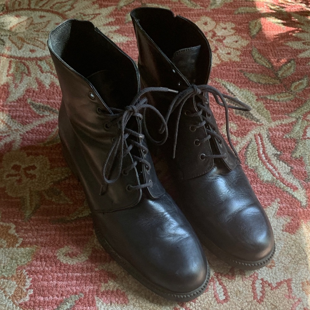 Kenneth Cole Black leather lace up Boots